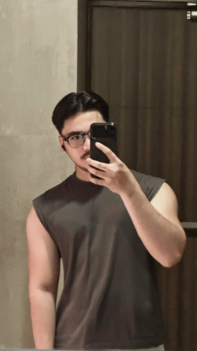 hellobjtch tweet picture