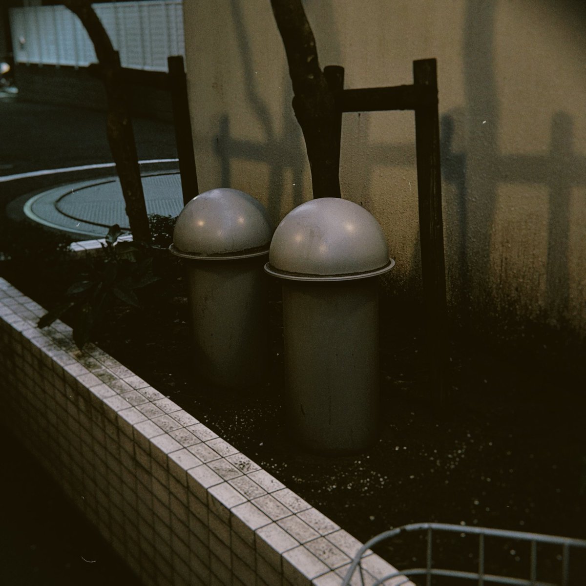 Zy7Fr's tweet photo. 住んでるマンションにこれがあるんやけど、ずーーっとおちんにしか見えない。
下ネタごめん。 https://t.co/kiU9RPSQRC
