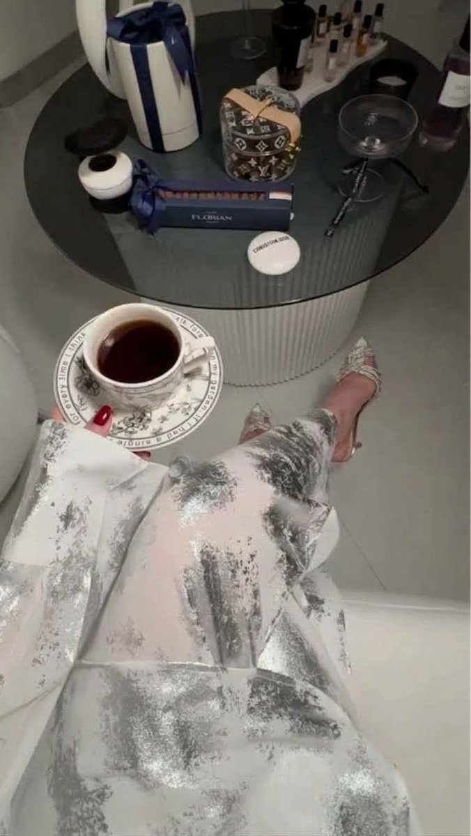 SositaHz's tweet photo. معتادة على الدّلال، فحتما هذا ما يُليق بي 🤍✨☕️
#ترند 
#قهوة https://t.co/vwqbouteYe