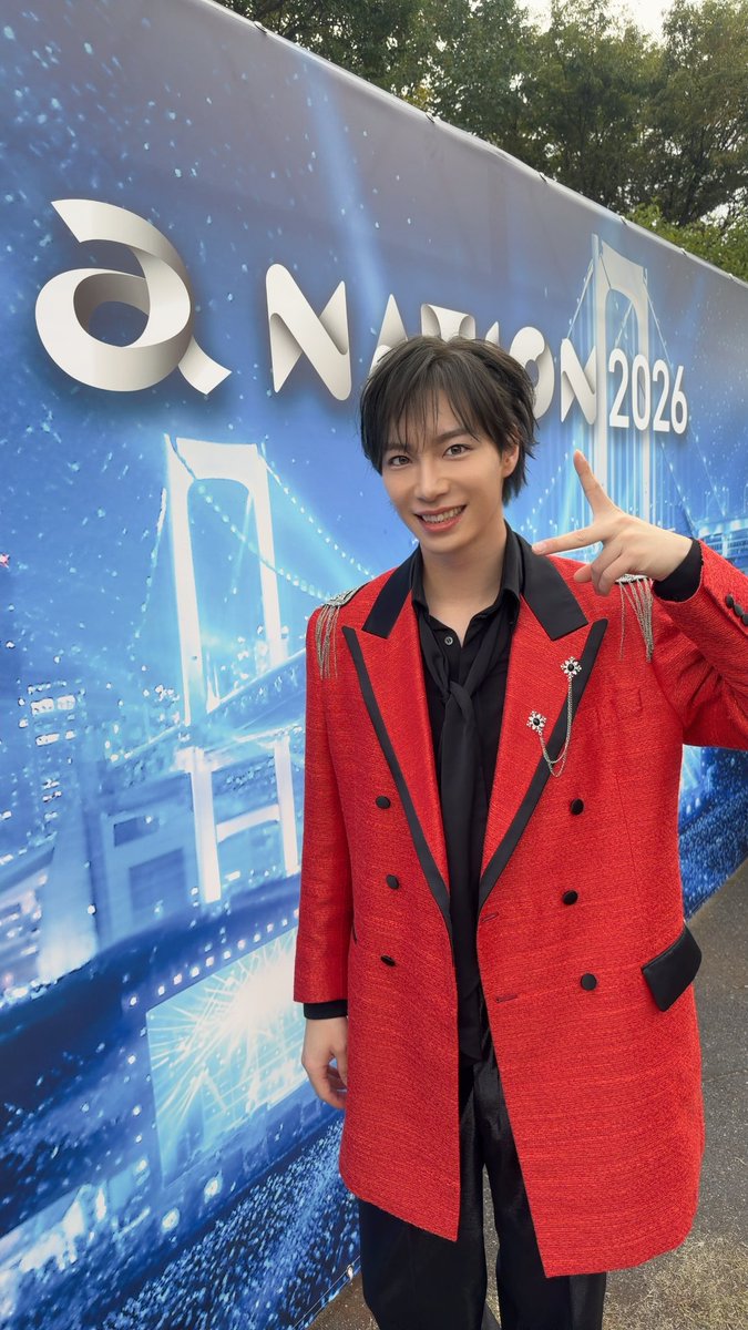 masaki_shiota17's tweet photo. 【a-nation 2026】
ありがとうございました🙏✨
今年はメインアクトで初出演出来ました🎊😆
オープニングアクト→シューティングアクト→メインアクトと一段一段階段を登れてます！
いつも応援ありがとうね🙏✨

実は2年前にお見送り芸人のしんいちさんとはサッカーを一緒にやったんだよー⚽️🔥
今日はありがとうございました✨🙏

新衣装も気に入っててこれで歌えたのも最高🫶‼️

来年も出れたらいいな😼💪

#SHOW_WA #anation2026
#anation
#a_nation