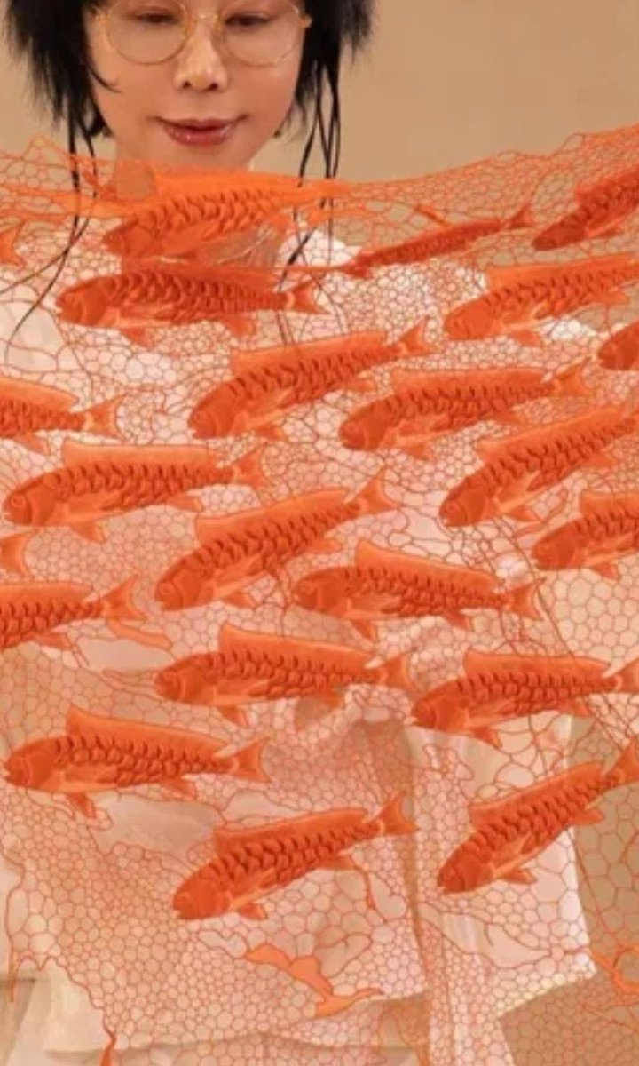 pmamtraveller's tweet photo. A textile art piece featuring a school of koi fish crafted by master embroidery artist Lin Xia using traditional Taizhou embroidery techniques. https://t.co/HVbFvaIBEf