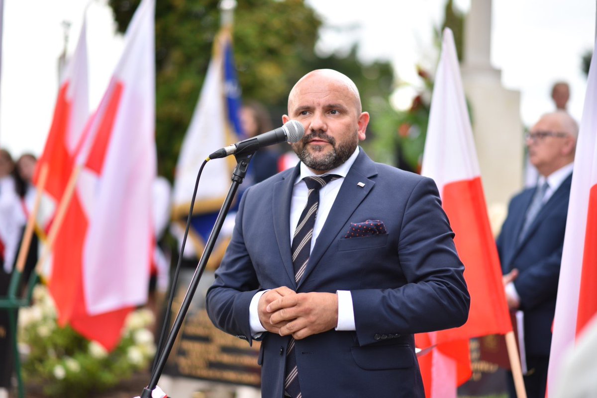 WredotaS's tweet photo. Kucyk Edzio? https://t.co/P6MDOp59LQ