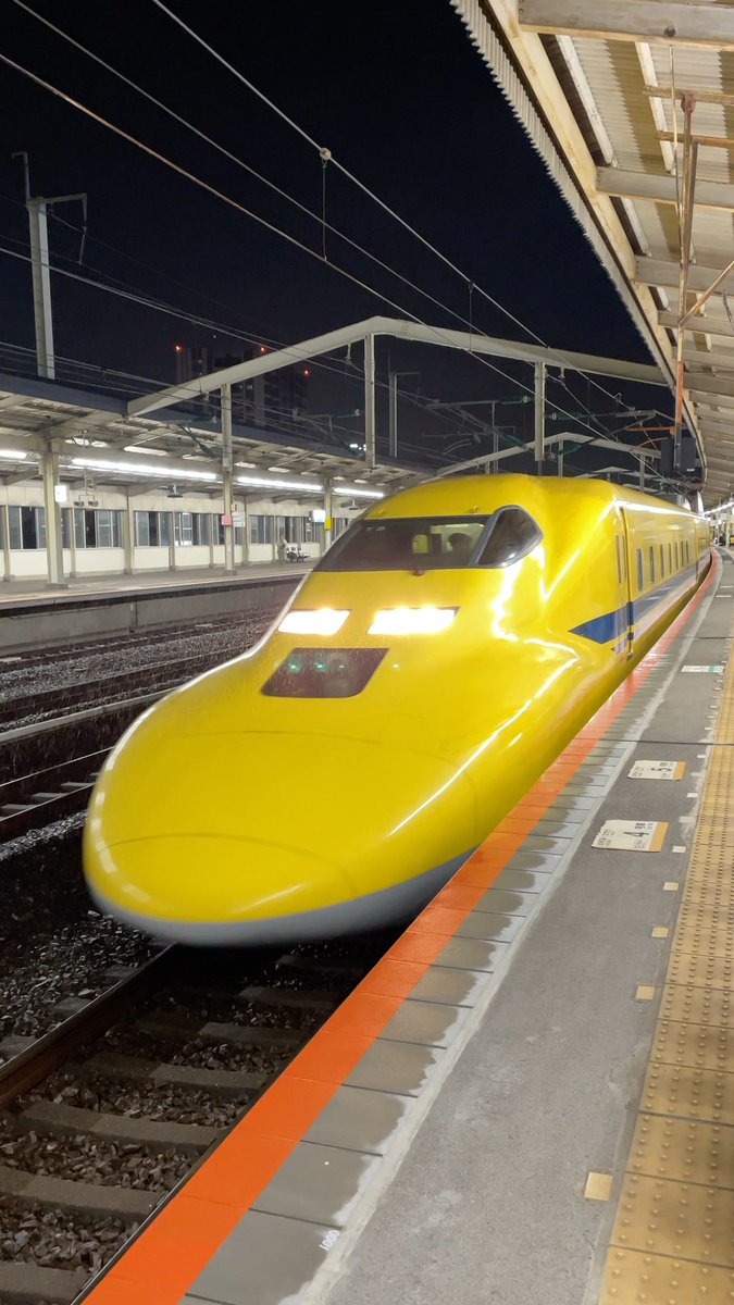 melonpan_4649's tweet photo. #ドクターイエロー
徳山駅にて https://t.co/Zdsf6qtD74