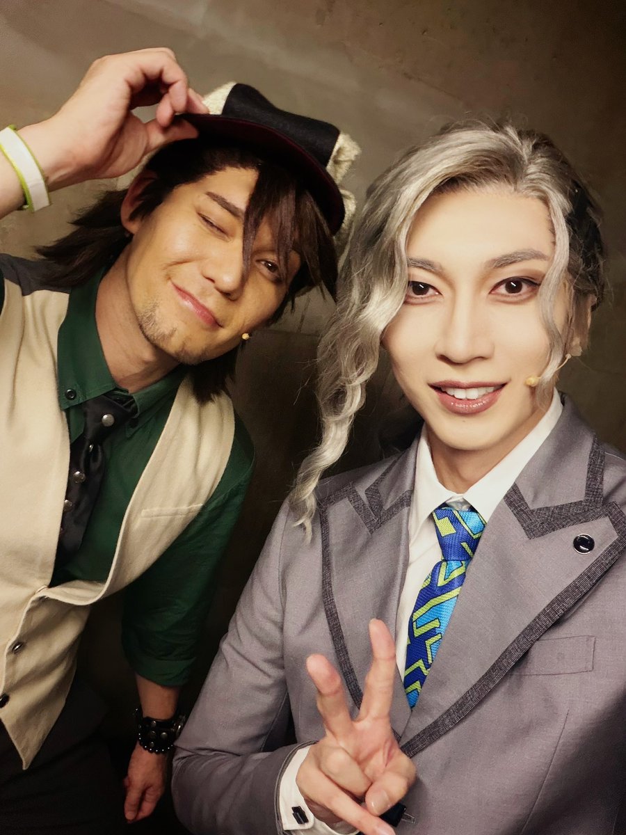 ayukawa_taiyou's tweet photo. 「TIGER & BUNNY」THE STAGE

鏑木・T・虎徹役のspiくんと✌️ 🐯
「銀牙」以来のの共演でしたが、今回はたくさん話せました！めちゃくちゃ優しいし、面白いし、最高の座長でした！
今回の舞台の基盤をspiくんが作り上げたといっても過言ではないですよね、うん。
歌も芝居も本当に心に響きました。
また共演したい！またイベントで話せるのを楽しみにしてます😊

#タイバニ #tigerbunny #舞台タイバニ