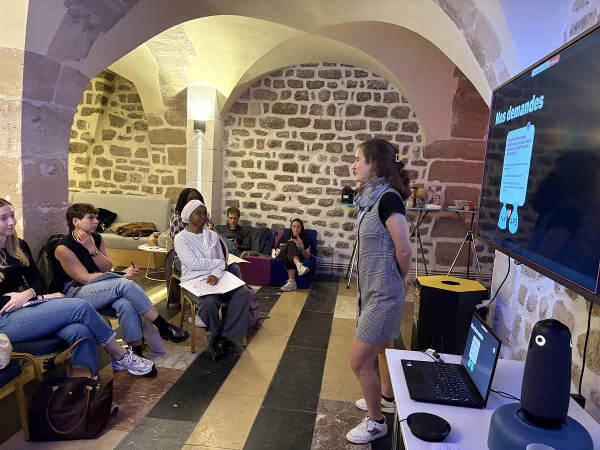 ONE_Fr's tweet photo. Nos #ONEActivists sont réuni-e-s pour une demi-journée de formation pour préparer nos Journées de plaidoyer annuelles.

Mardi et mercredi, ils et elles se rendront à l’Assemblée nationale pour parler de l’aide publique au développement avec les député-e-s en vue du budget 2027. https://t.co/Saq057H1Ki