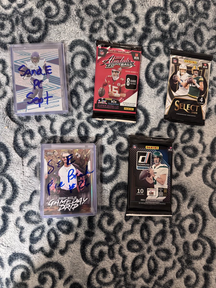 SandECards's tweet photo. My favorite time of year 🍁🎃 topped with monthly packs, PC Cards, and monthly free break card delivery from @3bangerbreaks was awesome! Hits from packs in the comments! #TBBELITE #TBBCREW https://t.co/uYnutvMk5V