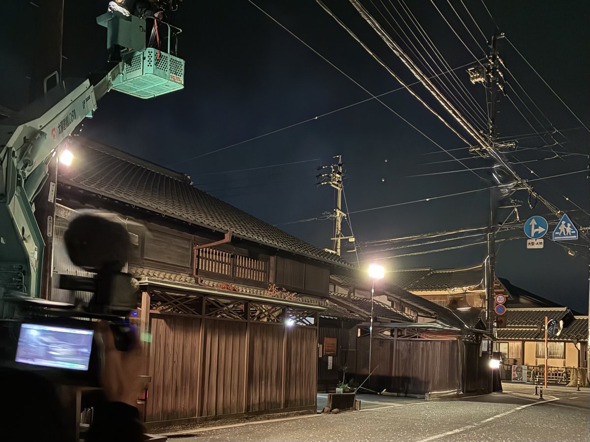 locatourism_ena's tweet photo. 【恵那・大井町が『VIVANT』に登場🎬】

日曜劇場『VIVANT』19話に、恵那市大井町が登場！✨
黒須の実家として描かれたのは中山道・大井宿「中山道ひし屋資料館」前でした。

市内ロケ地情報も順次解禁中！聖地巡礼の参考にぜひチェックしてくださいね🚶‍♂️ https://t.co/PbtVu9ktdE