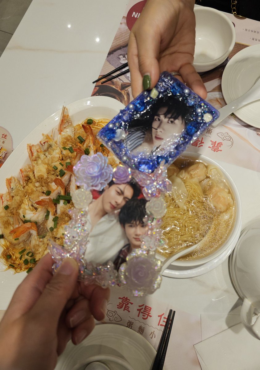 ssjjini's tweet photo. 어쩌다 보니 첫끼 !!

@topzeeshine 잼있었다 !!! https://t.co/PjfTdm9GC8