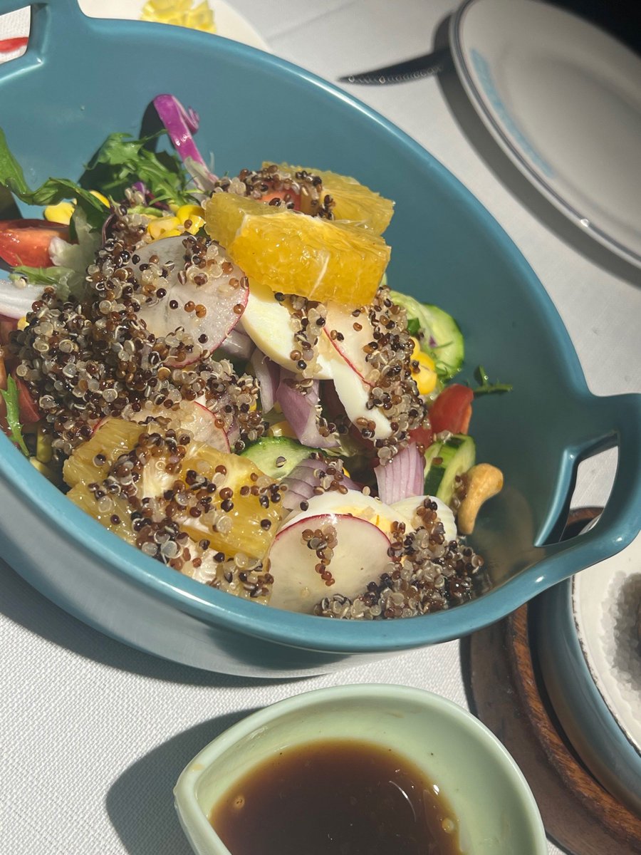 Lewisuup3hv's tweet photo. Plancha de pechuga de pollo con espinacas frescas y quinoa integral, comida ligera y saciante para tu objetivo de bienestar! https://t.co/ZVGUkKW3Na