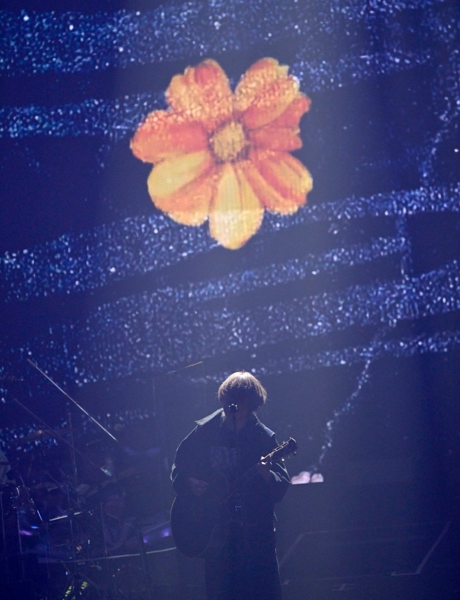 Petaimook's tweet photo. อยากให้ทุกคนได้รู้จักEveซังมากๆเลยค่ะ แต่งเพลงเอง ร้องเอง เล่นกีต้าร์ได้ โคตรจะเท่ แต่ละเพลงก็เป็นเอกลักษณ์ของตัวเอง ไปลองฟังเพลงอื่นได้นะคะ ดีไม่แพ้เพลงนี้เลย🥺อนิซองของเรื่องอื่นๆก้มีอีก มาเป็นอิบุน่ากันเถอะ😭 พี่เค้าเสิร์ฟคอนเท้นไม่พักเลย อิ่มสุข🫶
และรอ Eveinbkk ทุกวันครับ🥀 https://t.co/A6NIPbU1Z8