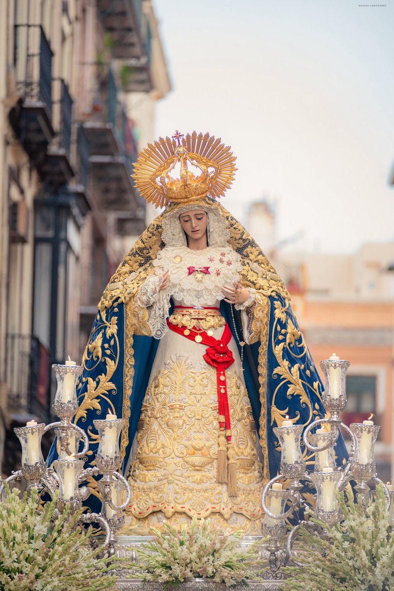 mabernalsanchez's tweet photo. Lo bonita que está la virgen de Regla. Lleva 3 cambios maravillosos. 

📸 @_ManuelFdez https://t.co/VyOwvdvwYU