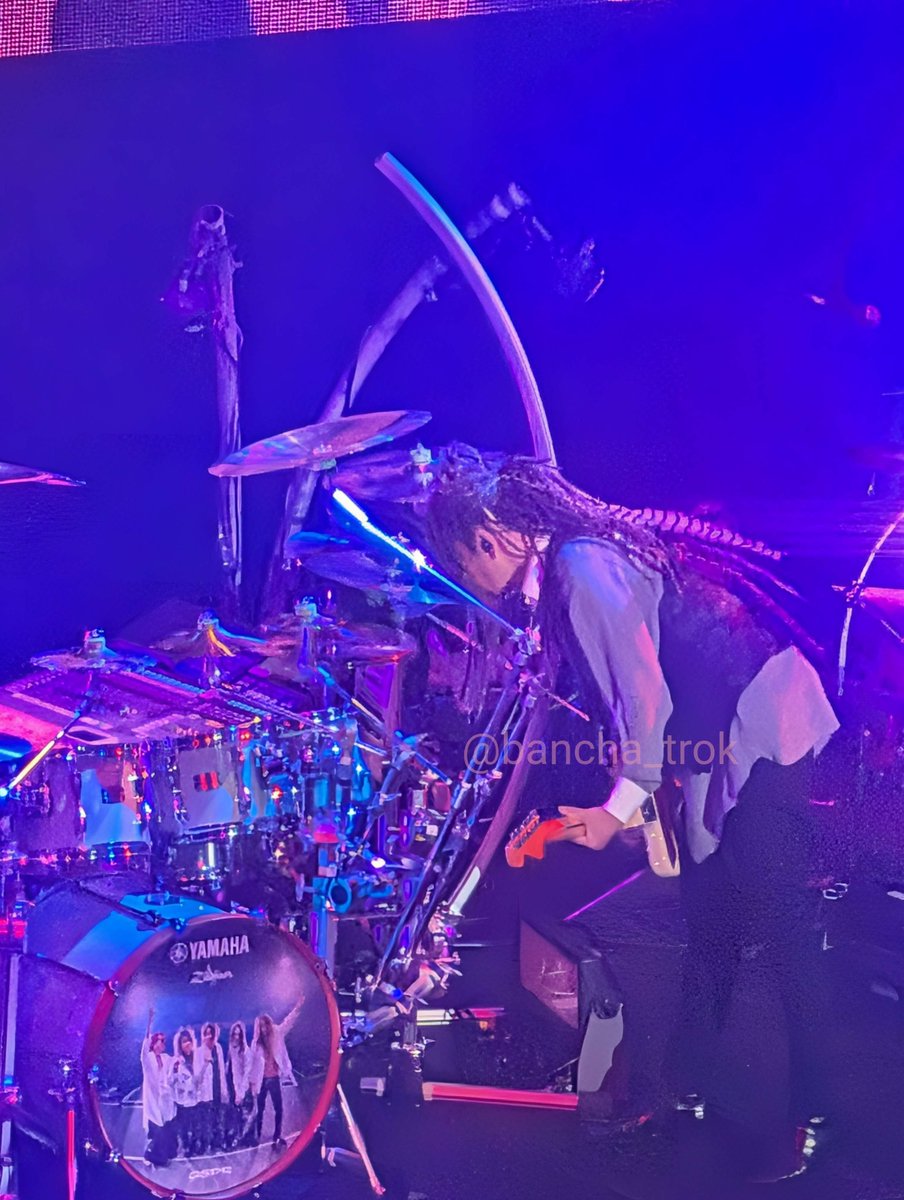 bancha_trok's tweet photo. 26.10.4 仙台
今日は、3階！
上手かと思いきや、しっかり下手(座席表、見てなかった😅)
私はいつになったら上手に行けるんだろうか⋯
ここ最近、数年レベルで下手率が高い💦
いいんですけど下手でも！
ライブ楽しかったし、SUGI様良く見えたから✨️
ズームしまくりで画像粗い😅
#LUNAPIC
#LUNASEA https://t.co/bYmAZyps11