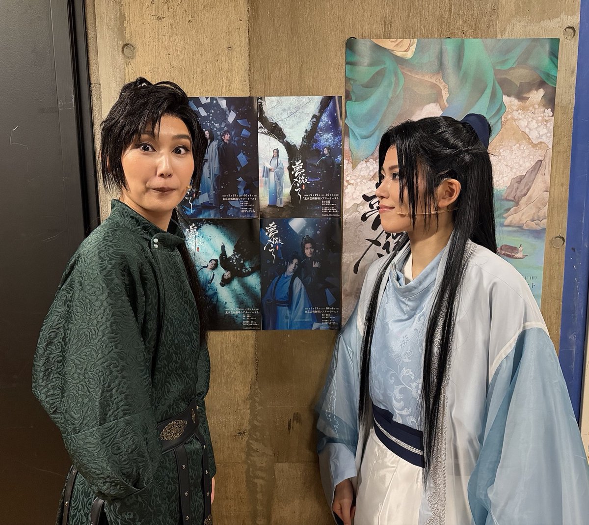 hiryu_tsukasa's tweet photo. ミュージカル「夢微之」
おかげさまで無事に千秋楽を迎える事ができました。超満員のお客様を前に、心からの幸せを感じながら舞台に立たせて頂きました。

2人ミュージカルで、その2役とも演じさせて頂けて本当に勉強になりました。感謝の気持ちでいっぱいです。

また必ず！

白居易/元稹  飛龍つかさ https://t.co/dtXsXjudFs