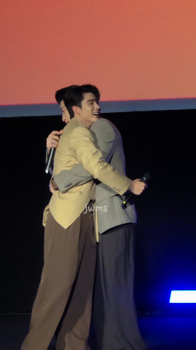 bl_kpop_world's tweet photo. Do we want to talk about how much they love each other? 😍😍

INNONGSA FANMEET IN MILAN
#InnOngsaFM_Milan
#InnOngsa https://t.co/SifJb6L7Sk