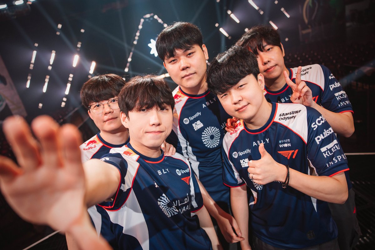 redbullgaming's tweet photo. T1 ARE PLAYOFFS BOUND! #VALORANTChampions https://t.co/50zOqOKbh6