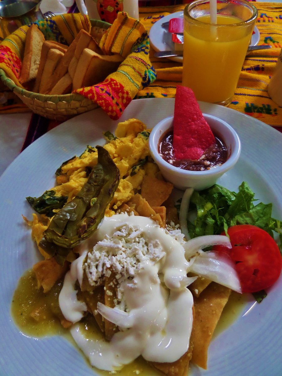 AriaBraddoas's tweet photo. Ofertas especiales del Día de la Independencia! Disfruta de nuestro menú mexicano tradicional con chiles en nogada y champurrado, solo por este fin de semana! https://t.co/b0O2i2ii4M