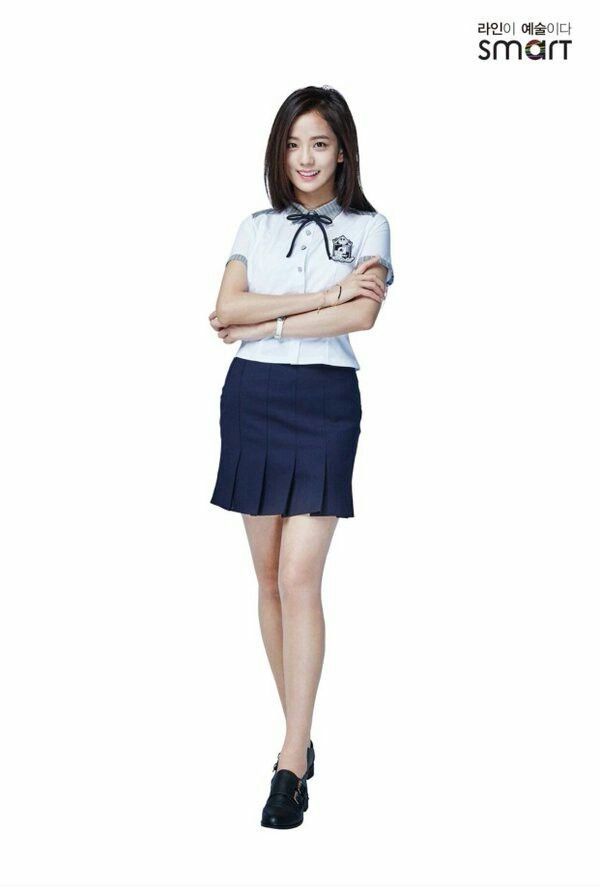 asayaaverse's tweet photo. 2015-2016 predebut Jisoo was already modeling for major brands like LG, Nikon, and SMART. She even paired with Lee Min Ho for a Samsonite campaign. SM reportedly wanted to recruit her as a trainee too.

Even if she had debuted under a smaller agency, she would've thrived. https://t.co/dDodOL1NYA