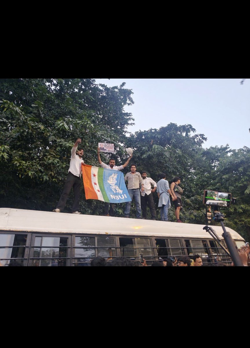 aleexynwa's tweet photo. With @nsui ✊ https://t.co/9xT3CVYqsg