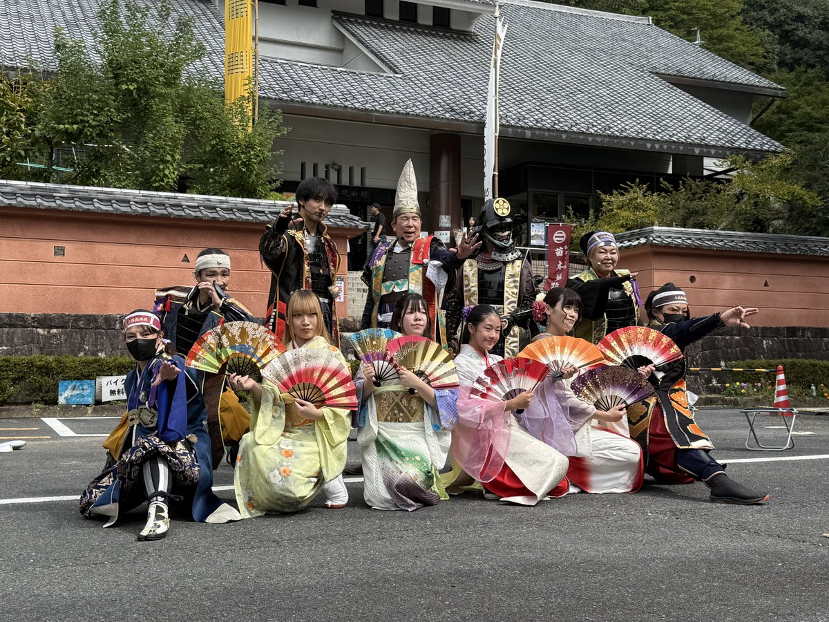 araki_net's tweet photo. 本日(10/4)、岐阜県中津川市 苗木城周辺で開催された「苗木城築城500年記念 秋イベント 苗木城まつり」
苗木遠山史料館前で開催された「土岐高山城戦国武将隊」の演武
#苗木城まつり #土岐高山城戦国武将隊 https://t.co/AZeY5Whdt9