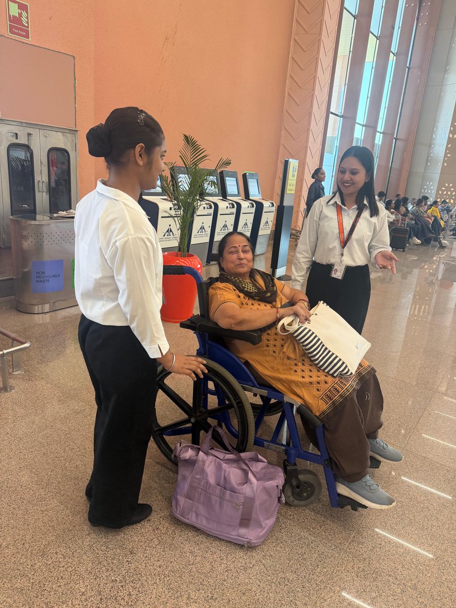 aaijdhairport's tweet photo. सुविधा और सम्मान, हर यात्री के लिए! ✨
महिलाओं एवं PRM यात्रियों के लिए विशेष सुविधाएँ और समर्पित सहायता, ताकि हर सफर बने सुगम, सुरक्षित और सहज। ✈️💙
#YSA2026
#Jodhpurairport 
#AAI 

@AAI_Official @MoCA_GoI @aaiRedNR https://t.co/IpC2zeD8Ay