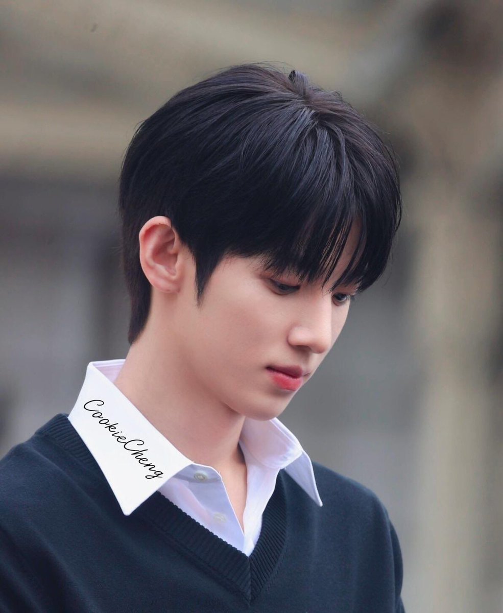 _Ardenthsy's tweet photo. Park Siwoo at the Valentino show in Paris. A wonderful moment for him and for everyone who supports his journey.

PARK SIWOO AT VALENTINO PFWSS27

#PARKSIWOOxVALENTINO
#VALENTINOPFWSS27
#PARKSIWOO https://t.co/hs9Bo7KRJX