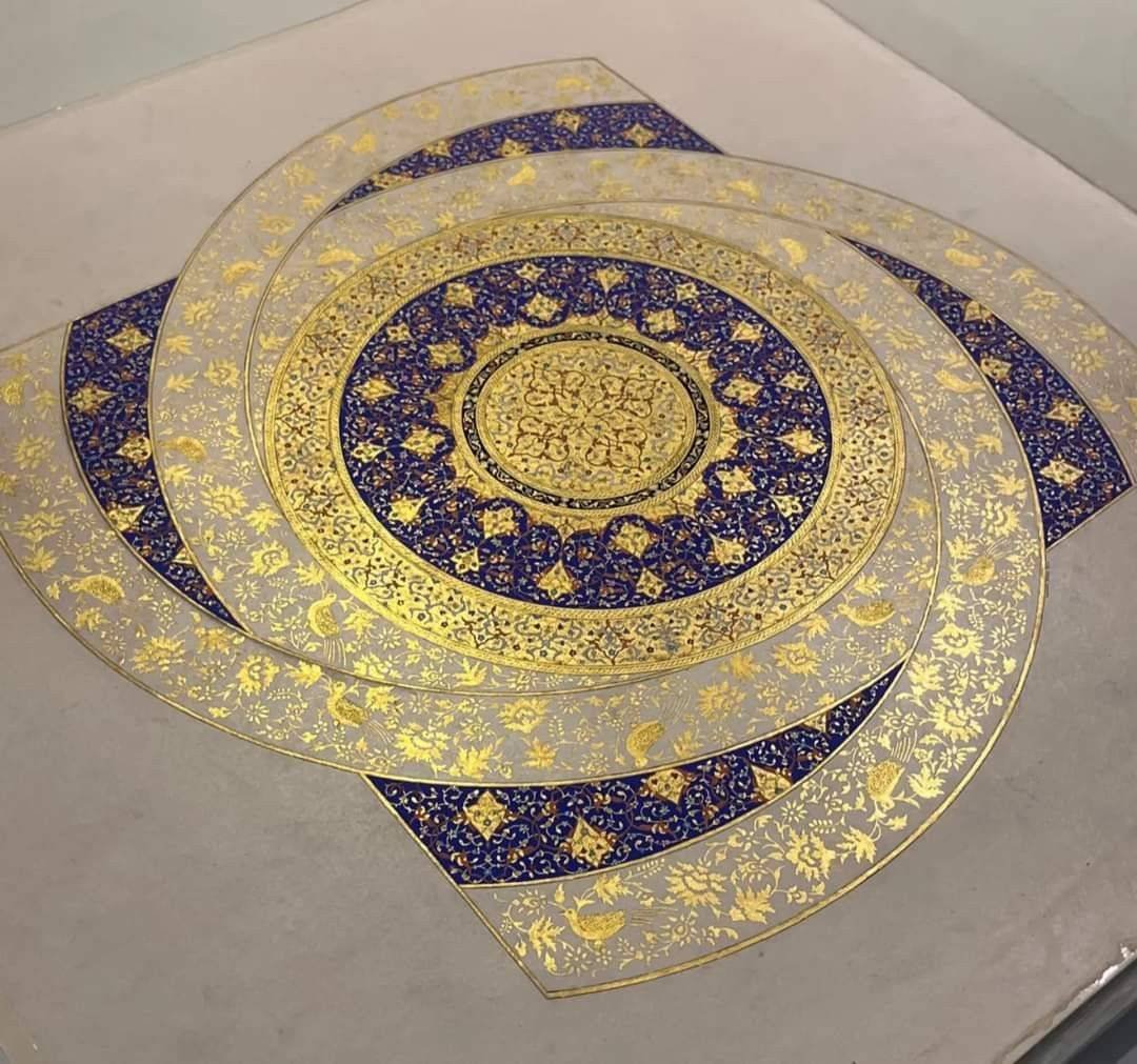 isoacourses's tweet photo. From the margins of ancient Qur'ans to modern masterpieces — #Tazhib carries 1,400 years of tradition. Be part of its living legacy. #IslamicArt
Register: https://t.co/YUew26r8eE https://t.co/Reh4YVmHrk