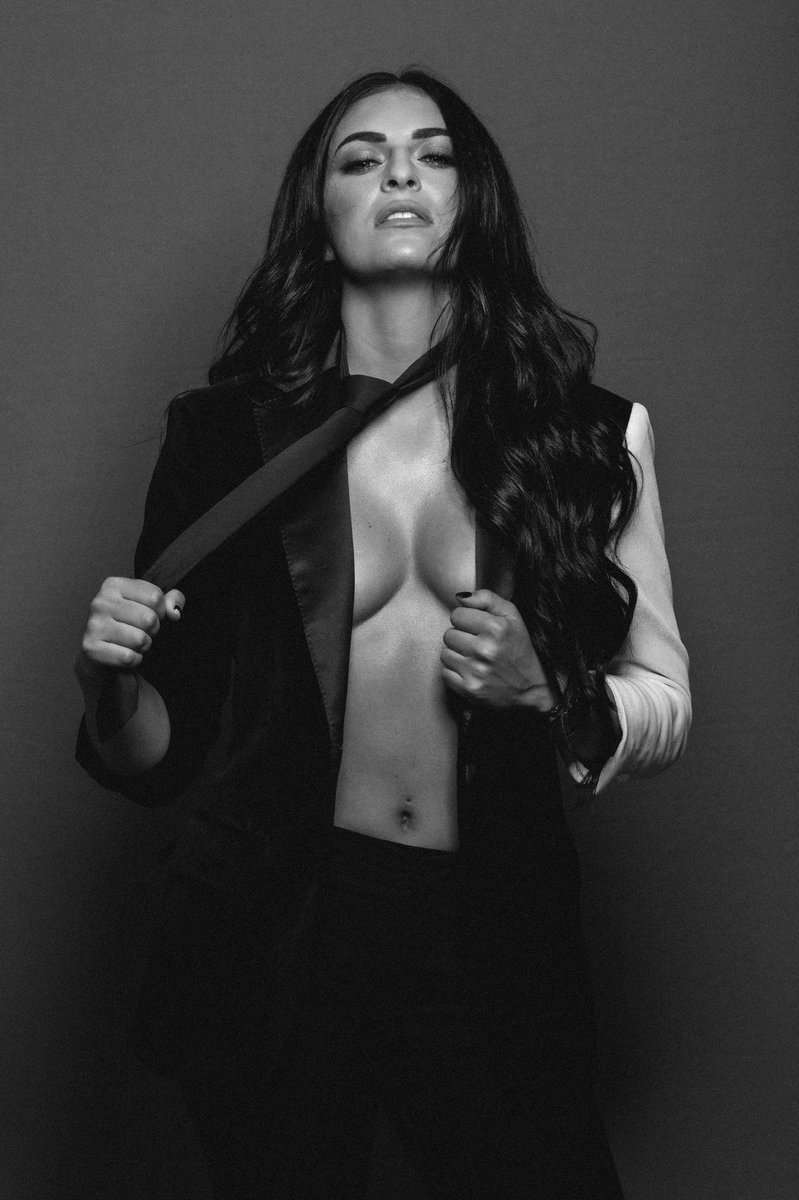 AnOriginalDiva's tweet photo. A #SeductiveSunday from the Diva 🖤 https://t.co/ZyMXnJ8eJ1