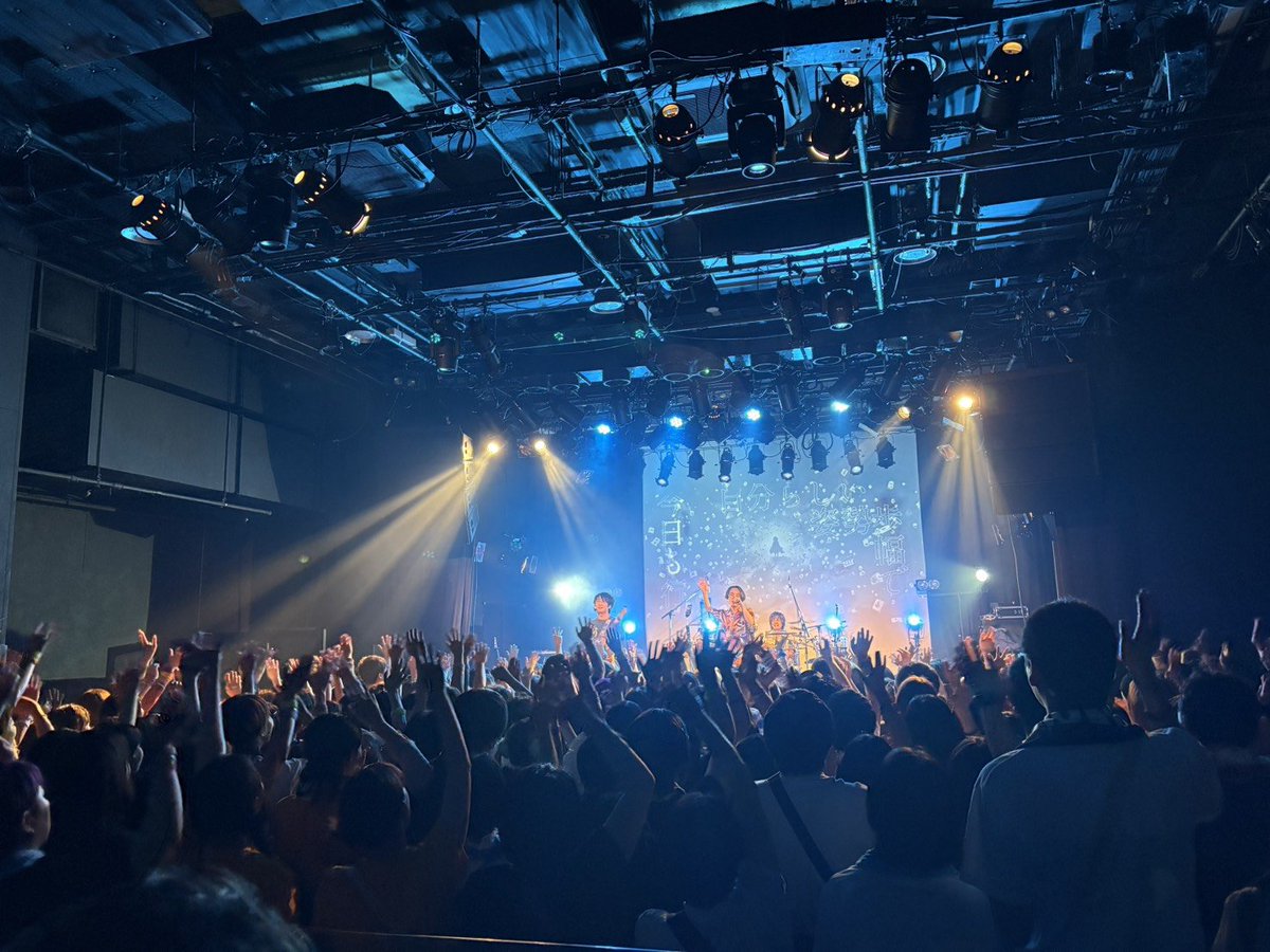 hirose_burnout's tweet photo. FC限定ワンマンライブ「やるしか…ないっしょ⤴︎祭」
東京ありがとうございましたー！
距離が近いぶん凄くエネルギッシュなライブになりました！
そして、これから楽しみな事も増えてきました！
来年のワンマンツアーもよろしくお願いします！！ https://t.co/3EE4MJ1vxI