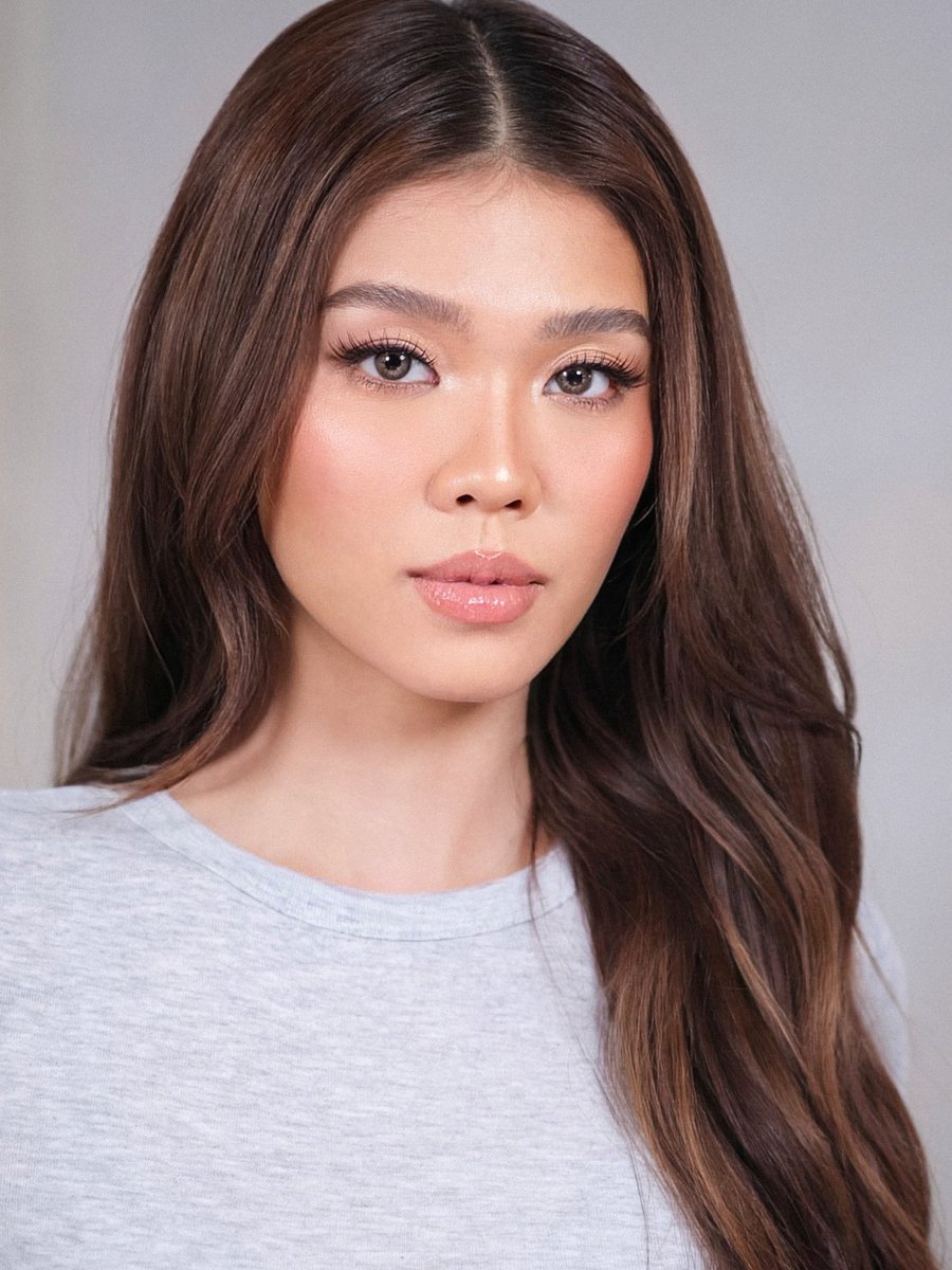 jhoannarocks's tweet photo. ohh damn, JUST LOOK AT HER!!?!? 

(c) theresa_paden ig https://t.co/Q9EFGYR0pF