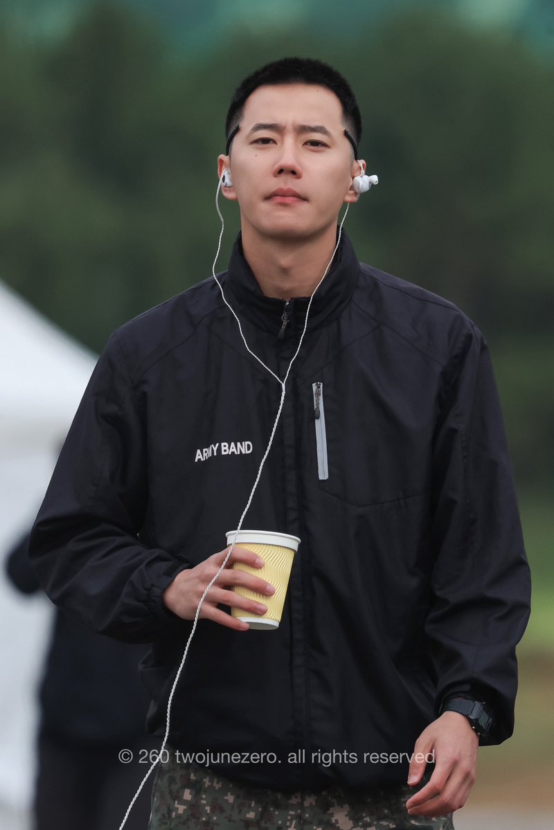 twojunezero's tweet photo. 261003 지상군 #이준영
가오가 퍼컬이심 https://t.co/71L4EWKKHO