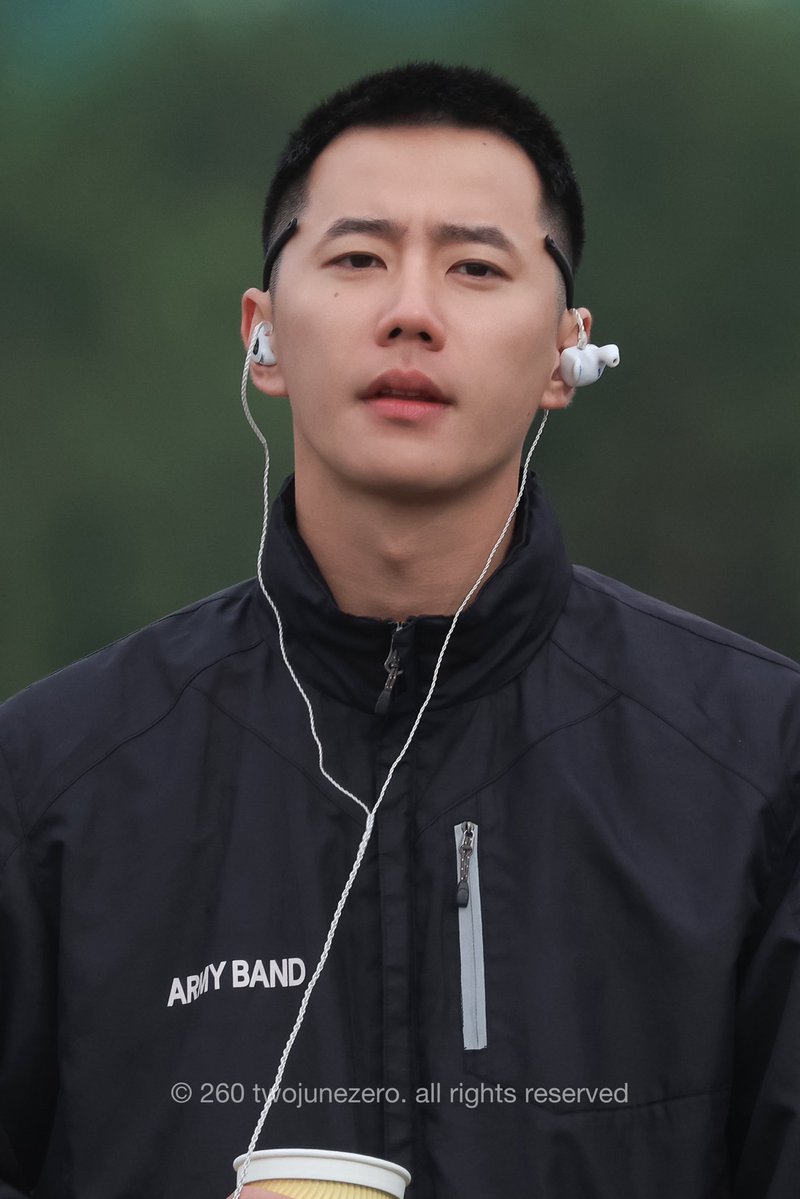 twojunezero's tweet photo. 261003 지상군 #이준영
가오가 퍼컬이심 https://t.co/71L4EWKKHO