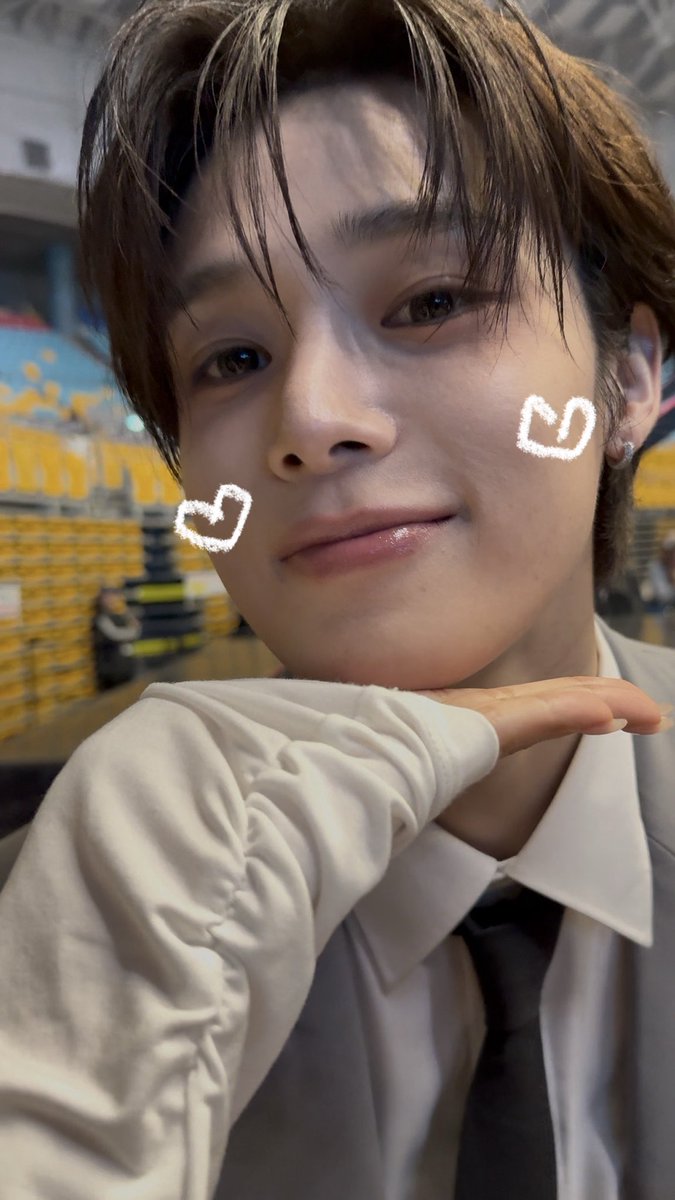 diesukiy's tweet photo. 케이오빠오늘ㄴㅁ잘생걋어요 https://t.co/vbAVSS0yow