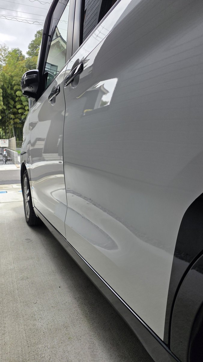 evo7yuki's tweet photo. 初めてポリッシャーで磨いてみた！
まだガッツリ磨いたわけじゃないけど、どんな感じになるか試してみた(笑) https://t.co/tGHuQi11gB