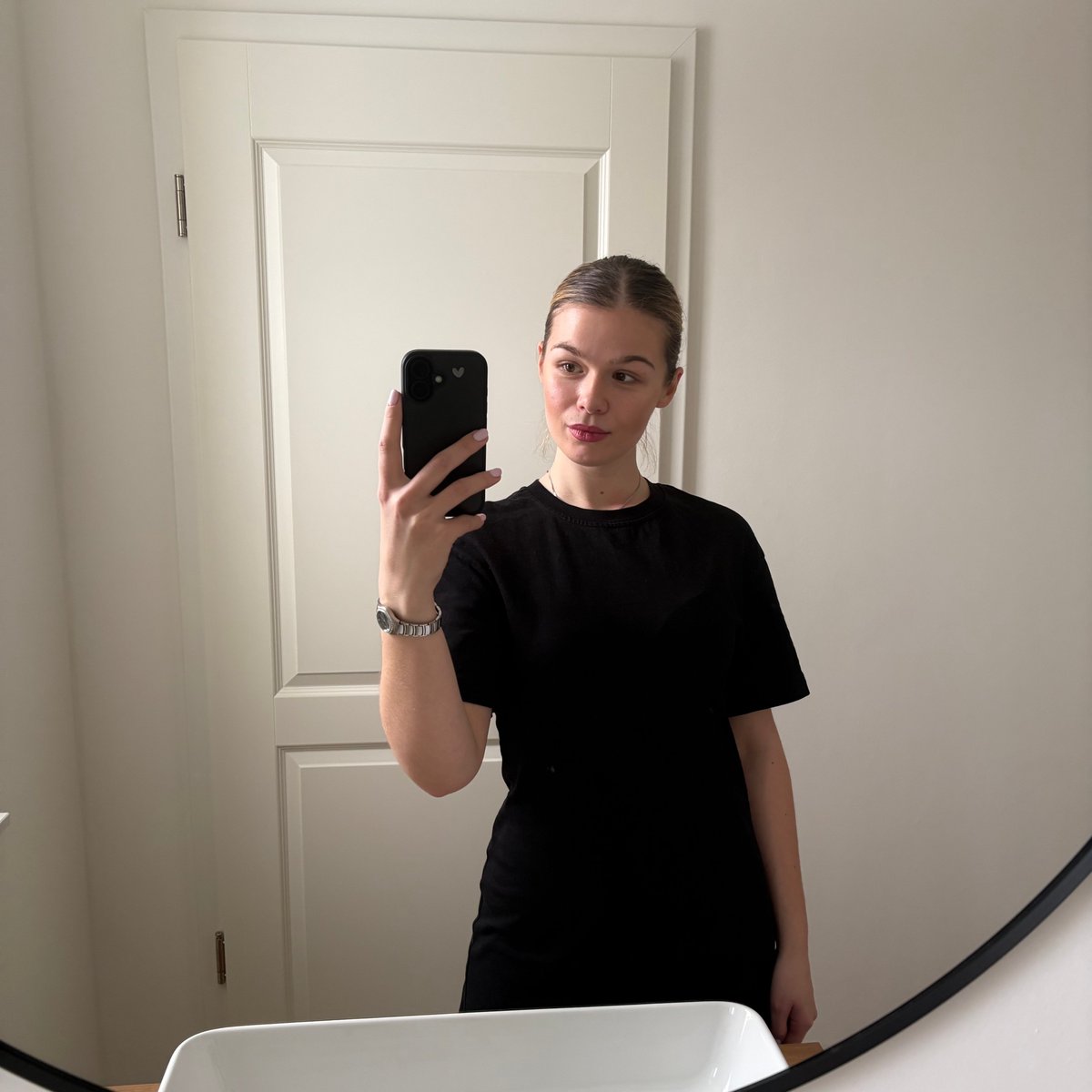 KarolineGosling's tweet photo. Feminism is the biggest scam ever sold to women, it has made us lonely, arrogant and evil https://t.co/9pTZGoPWe1