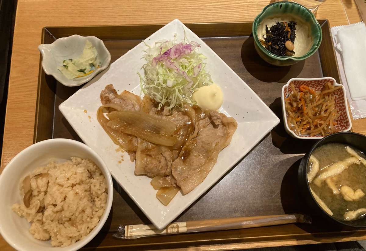 Syanack11's tweet photo. きょうのおけいこ
生涯で最も長時間ピアノとにらめっこしてたかもしれない

これは健康診断にそなえたからだによさそうなごはん https://t.co/c7eP4f49cG