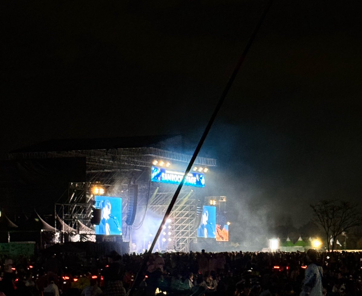 Sep2a_drinktea's tweet photo. 과도한 락놀이... https://t.co/dNlrf6J7si