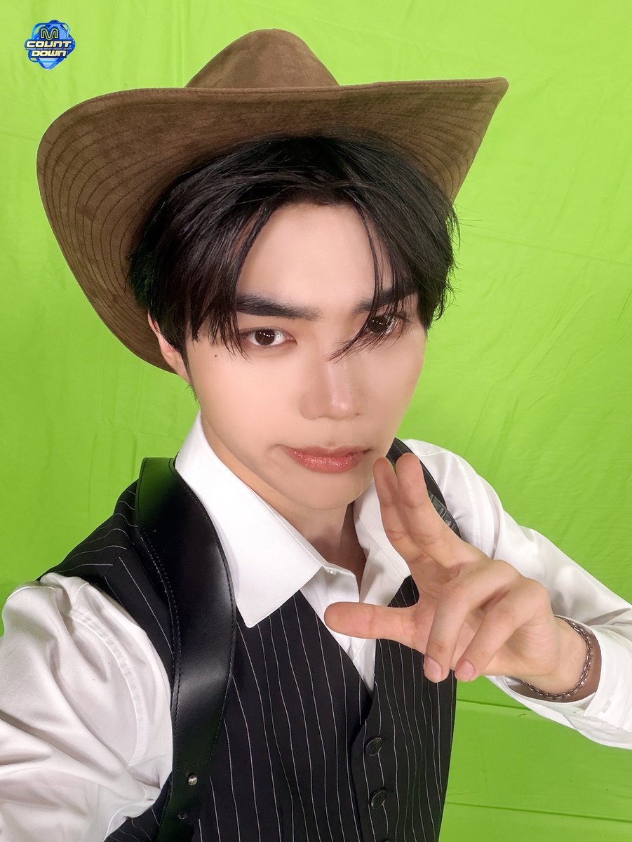 MnetMcountdown's tweet photo. 건강한 놈🐶

#MCOUNTDOWN #엠카운트다운
#박건욱 #ZEROBASEONE https://t.co/spUBOBhsaB