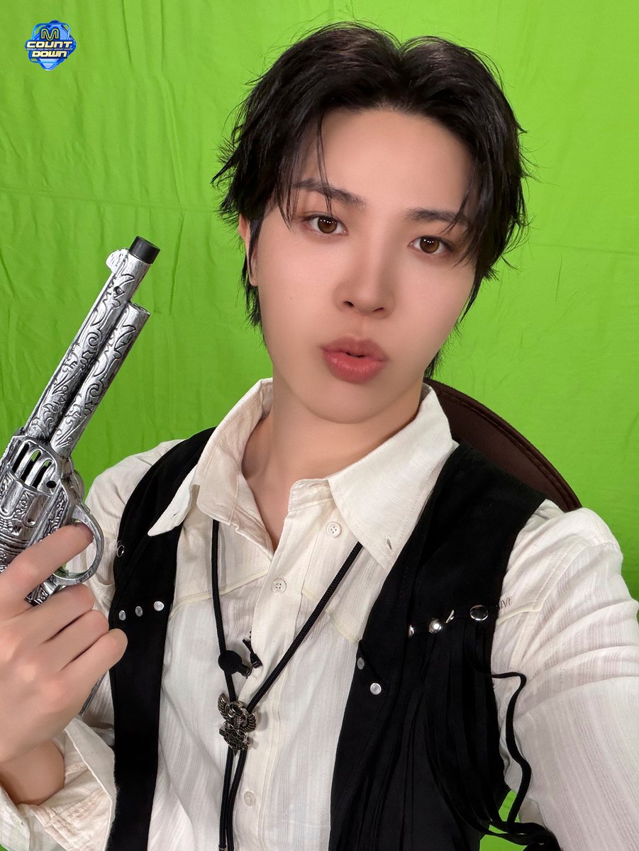 MnetMcountdown's tweet photo. 소중한 놈🐮

#MCOUNTDOWN #엠카운트다운
#소정환 #TREASURE https://t.co/iFhfLRhLPt