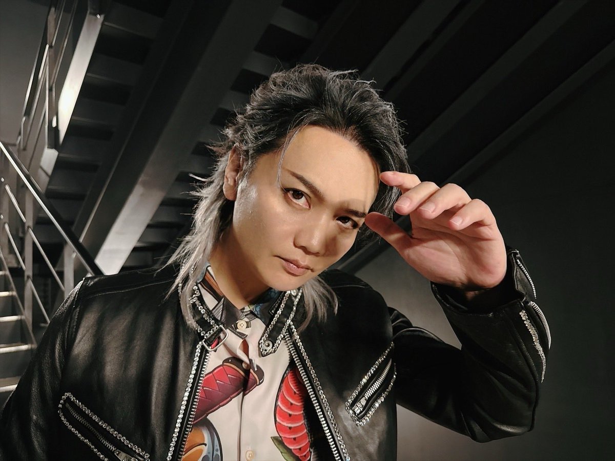 s_kamio113's tweet photo. 俺の浅沼コレクションが火を吹くぜ https://t.co/x77iyPjSLb
