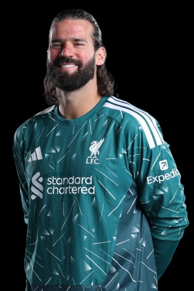Bestaj6's tweet photo. @EASPORTSFC @EASFCDirect @LFC  Please add new faces and hairstyles for Dominik Szoboszlai and Alisson Becker, we’ve been waiting for this since FC 26, don’t make us wait any longer. #FC27 https://t.co/975ZVfE7WM