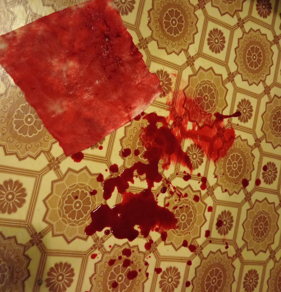 ssvl0016's tweet photo. constantly spilling my watercolors on the floor https://t.co/82J52MCwkL