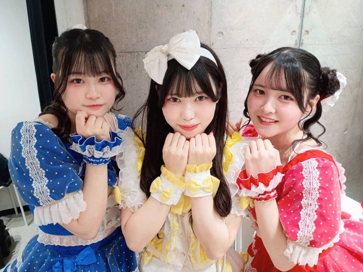 moca_nico_0712's tweet photo. #embellir さんの恋羽あゆうさん、遥乃ももかさんとお写真を撮っていただきました💙❤️
お二人ともわたしと同い年なのですが、とても気さくに話しかけてくださって本当に嬉しかったです🫶🏻︎
すごくかわいかったなぁ🥹♡
またお会いできるように、わたしももっと頑張ります!
#あんべりー さん https://t.co/EFAg1kFPAB