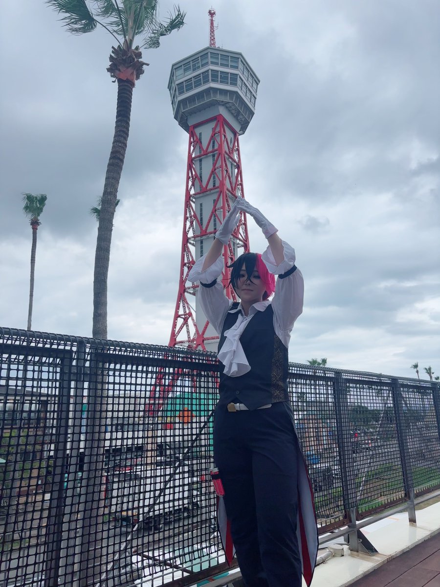 syukank00's tweet photo. ⚠︎︎cos
オフショ
🪽兄様、夏服🍷

🗼〜〜〜！な写真！
そういえば載せるタイミング逃してた😱

 #コス天
 #博コス01 https://t.co/ooYfltVBkR