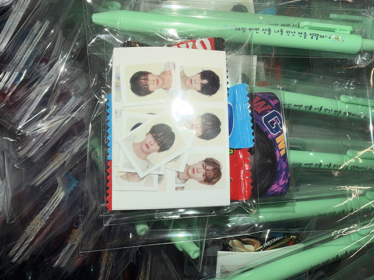 mariku__3's tweet photo. NCTWISH <I SPY YOU> 
엔시티 위시 쇼케이스 나눔
1회차, 3회차 
양일 각 30세트씩 나눔
1세트 [베이프+볼펜+간식]

시간 착장 당일 공지 
위치 계속 업데이트 예정💚

rt+팬 인증(버블, 멤버쉽••)

맞나눔 환영😍
많관부..~🥹 https://t.co/v5uagRcqPT