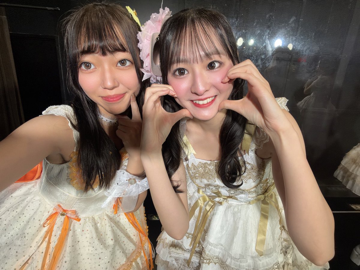 puffcha_moe's tweet photo. りなちさん՞⸝⸝>⩊<⸝⸝՞💕💕
いつも私たちに沢山のことを教えてくれて緊張を解してくれたり
感謝しきれないぐらい感謝しています(⁎ᴗ͈ˬᴗ͈⁎)
これからも沢山教わります(⋆ᴗ͈ˬᴗ͈)”🩷 https://t.co/oaSrMBmq1i