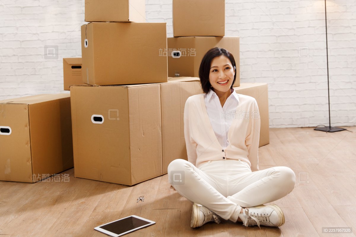 CallieMoonjxsr's tweet photo. Después de 3 aos alquilando, por fin tengo mi propio apartamento: pequeo, desordenado, pero todo es mío. https://t.co/wq1byVq6Zw
