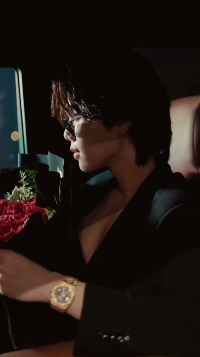JoongDunk_S2's tweet photo. เสน่ห์ของ Dunk ทั้งหล่อเข้มและมั่นใจ ทำให้ Si Bloom ยิ่งดูโดดเด่น หรูหรา และเต็มไปด้วยความน่าหลงใหล

Dunk Loves Si Bloom

#DunkXDuoSi
#dunknatachai https://t.co/iYSgmrO0ln