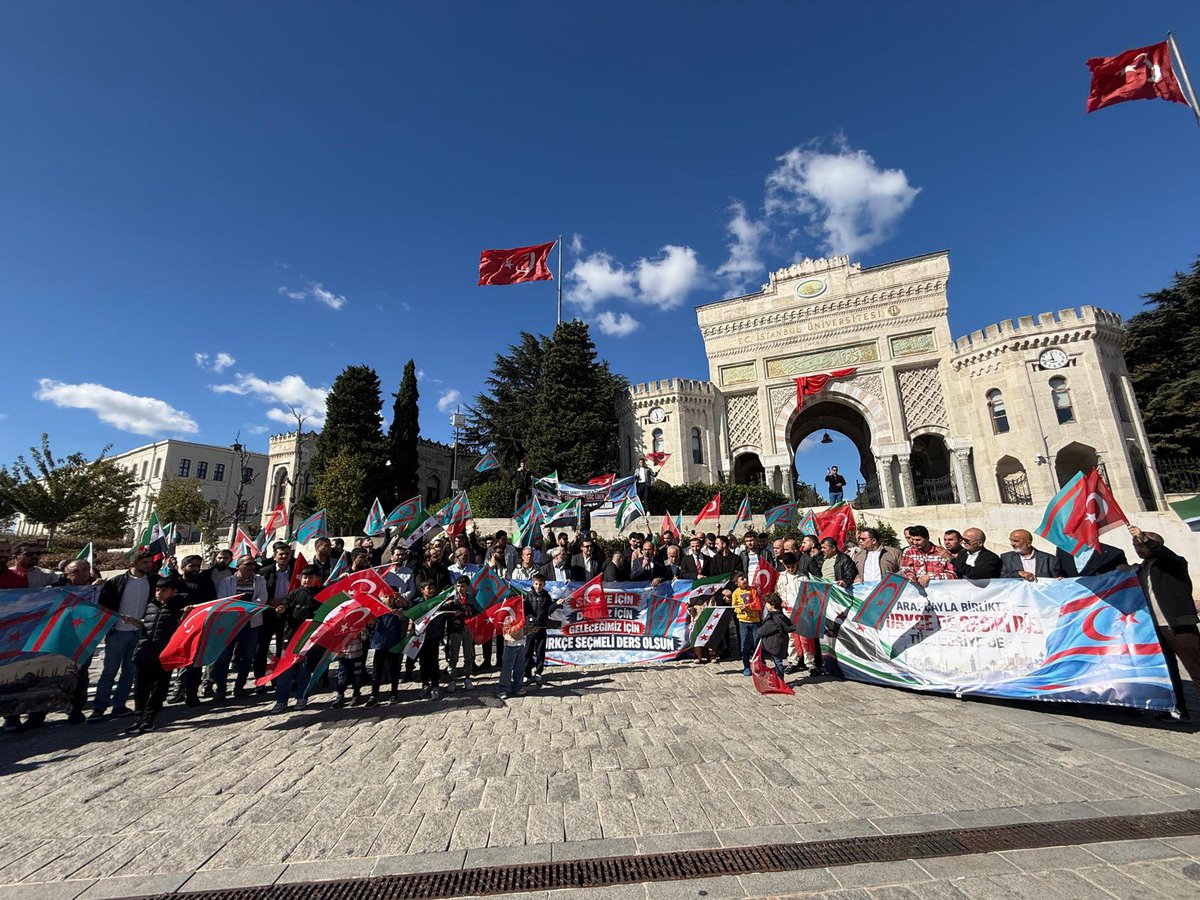 suriyeturkmnler's tweet photo. İstanbul’da Türkçe eğitimi için basın açıklaması

Beydili Türkmen Derneği öncülüğünde, İstanbul’daki Türkmen sivil toplum kuruluşlarının katılımıyla, Suriye’de Türkçe eğitiminin devam etmesi talebiyle basın açıklaması düzenlendi. https://t.co/BeqqRGTEgY