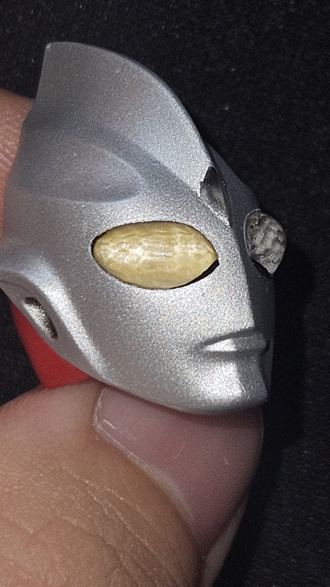 amazing874's tweet photo. マステを目の裏に仕込んでつや消し黒フィニッシュで覗き穴も改修してみました！ https://t.co/cxmZqsYYzn