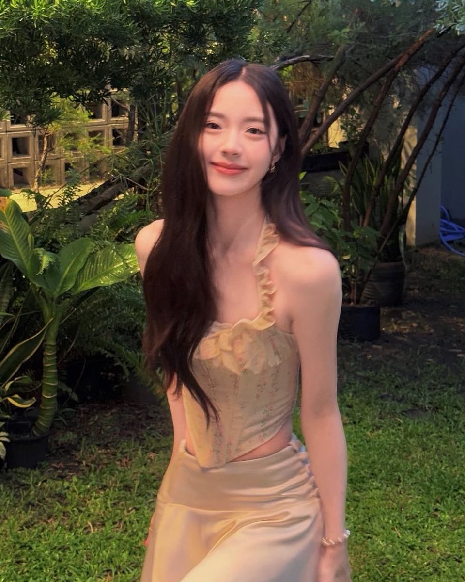 heyiammuay's tweet photo. ที่เขาว่ากันว่า “คนสวยเขาก็ชอบคบกับคนสวยด้วยกันเองทั้งนั้นแหละ” นี่จริงมั้ย? https://t.co/usxSO3pyDg